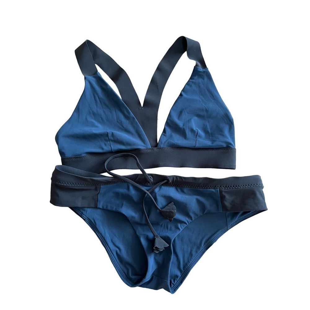 Lululemon women’s dark blue and black bikini size 6​​​​​​​​​​​